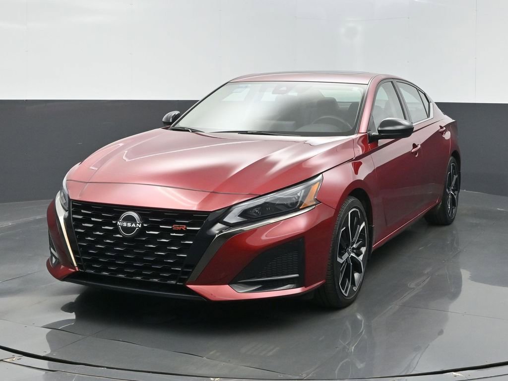 Used 2023 Nissan Altima 2.5 SR w/ SR Premium Package image 7