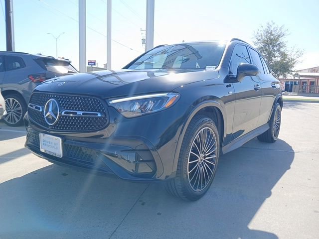 Used 2025 Mercedes-Benz GLC 350e 4MATIC image 3