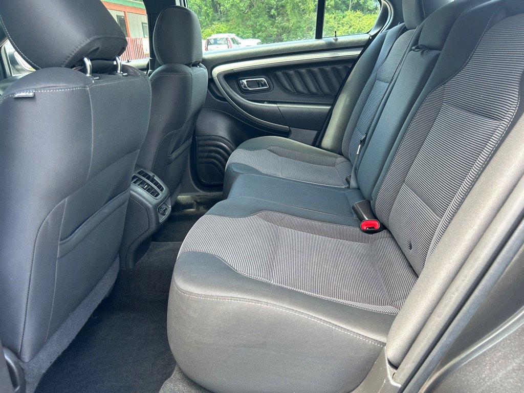 Used 2016 Ford Taurus SEL FWD image 15
