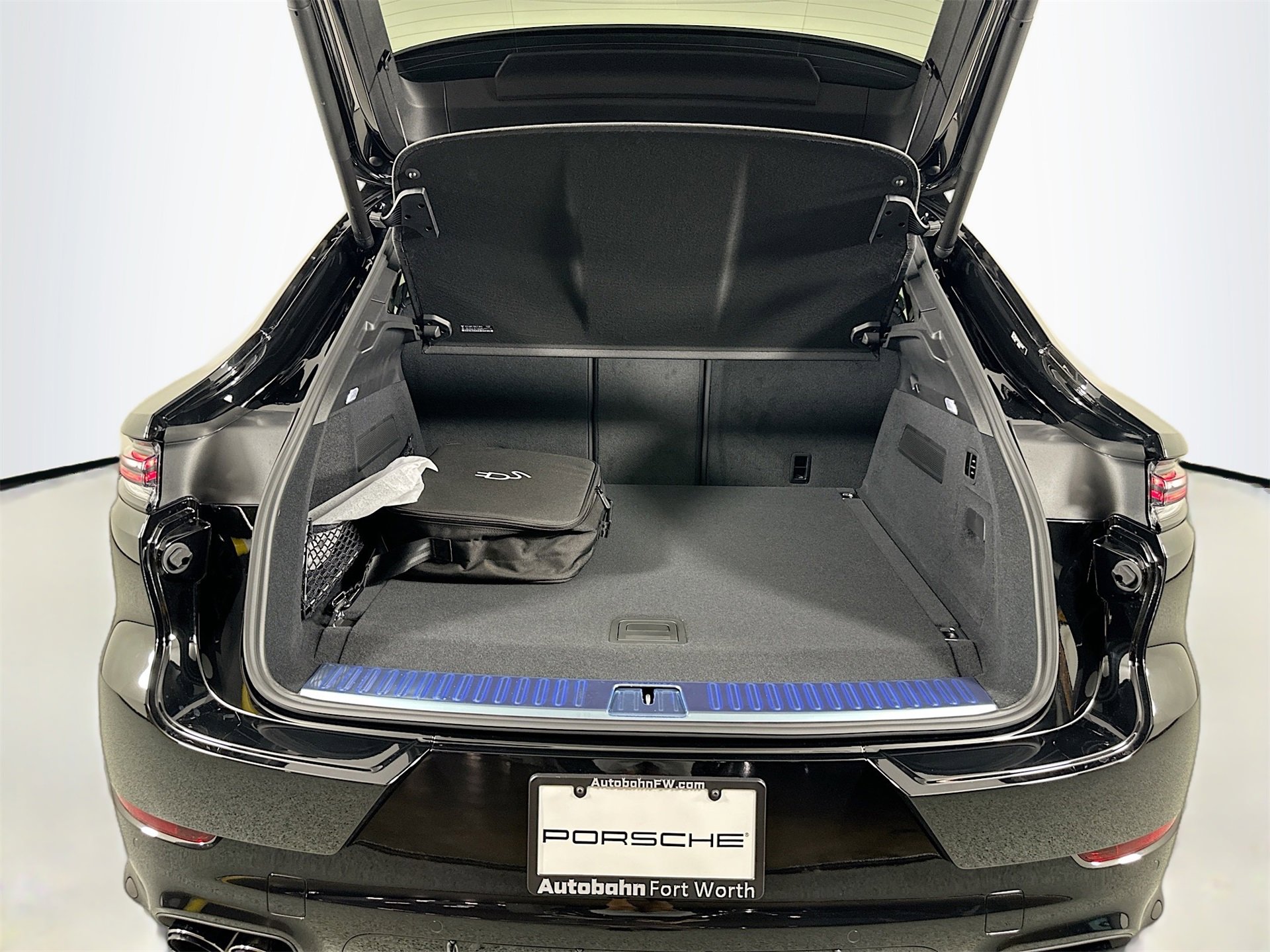 New 2026 Porsche Cayenne Turbo image 39