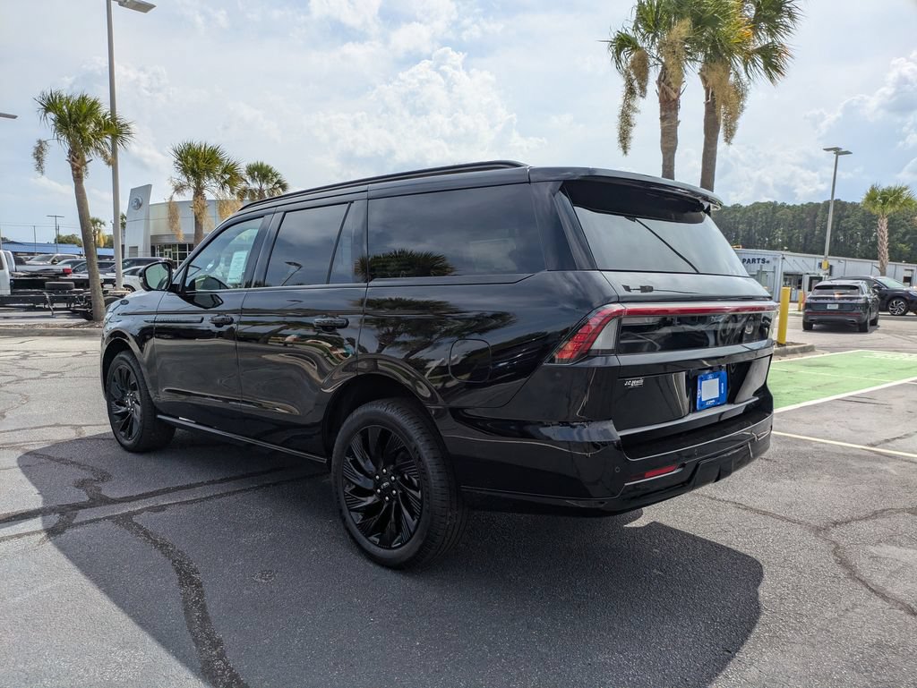 New 2027 Lincoln Navigator Reserve w/ Jet Appearance Package AWD/4WD image 6