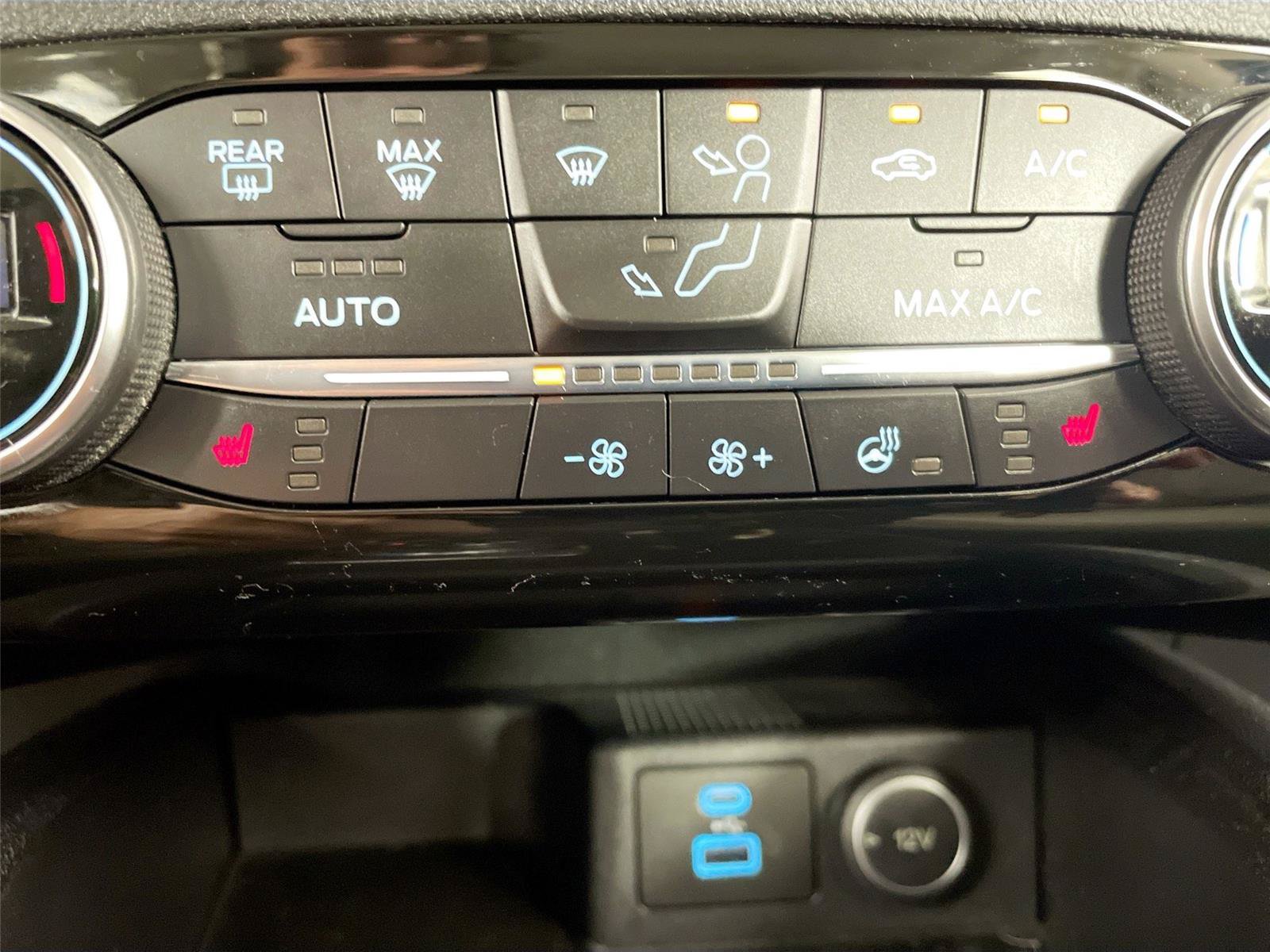 Used 2021 Ford Escape SE w/ Convenience Package AWD/4WD image 16