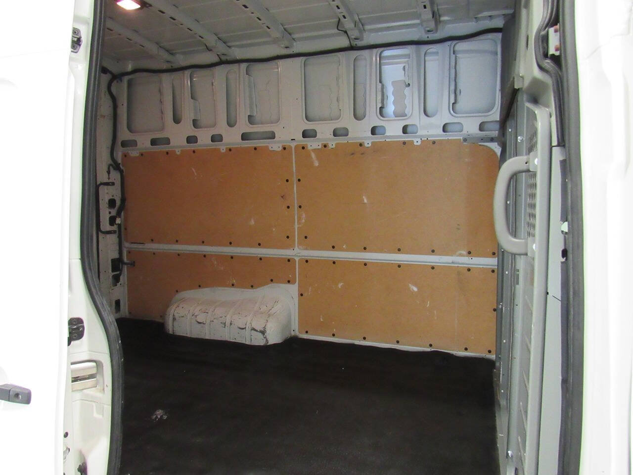 Used 2021 Nissan NV 2500 SV RWD image 22
