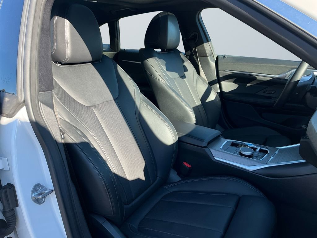 Used 2025 BMW i4 xDrive40i w/ Premium Package image 16