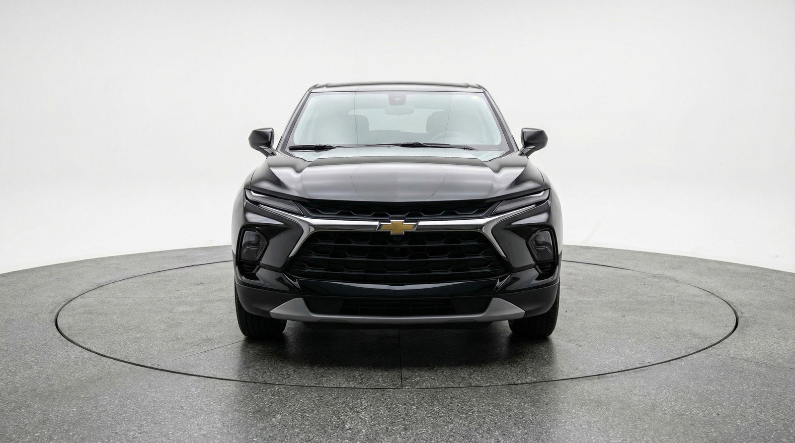Used 2025 Chevrolet Blazer LT image 2