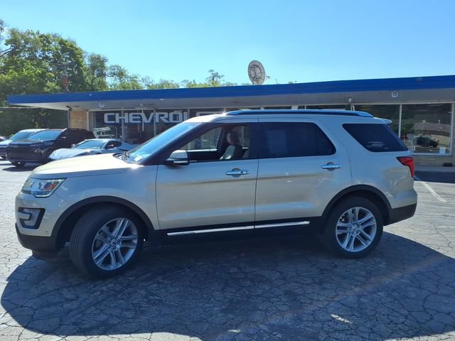 Used 2017 Ford Explorer Limited w/ Equipment Group 301A FWD image 12
