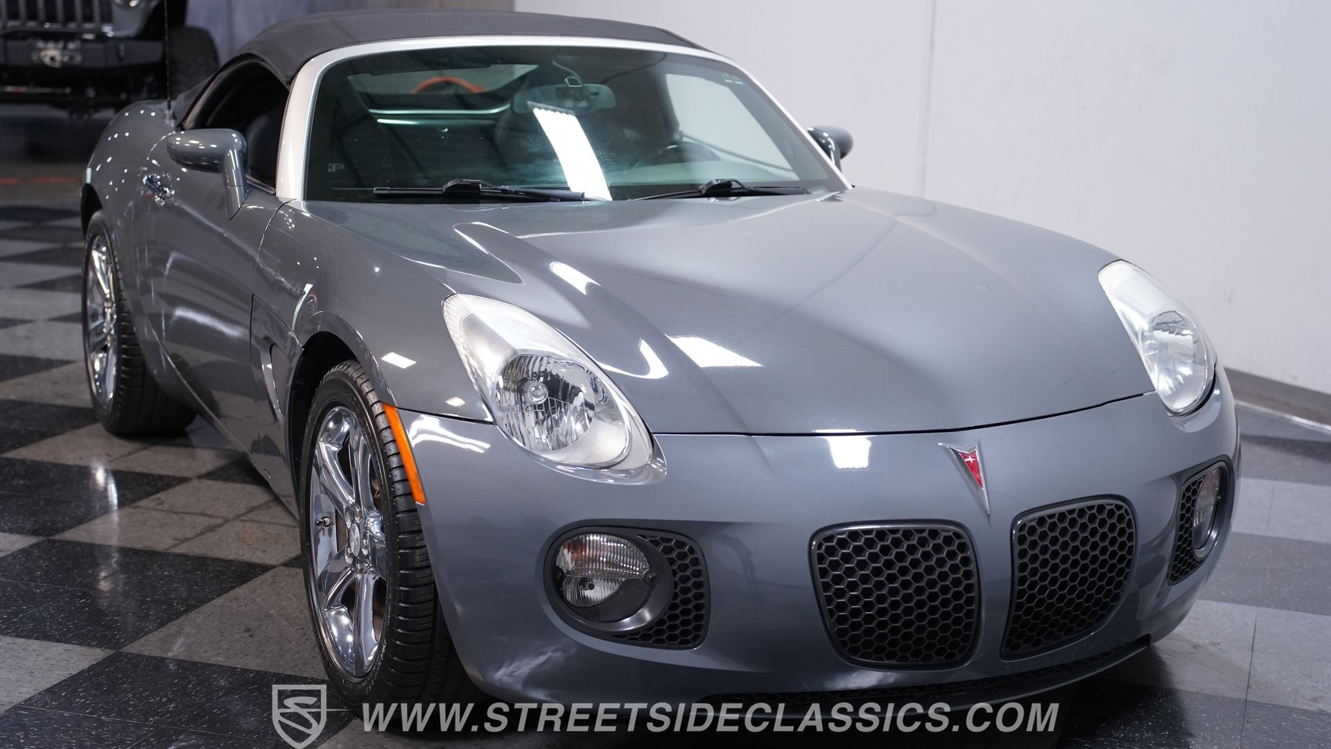Used 2008 Pontiac Solstice GXP w/ Premium Package RWD image 15