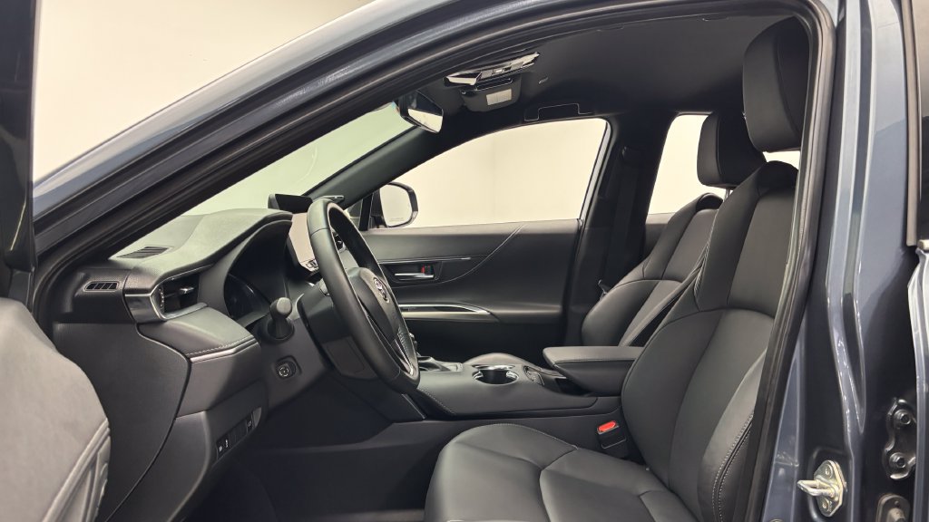 Used 2024 Toyota Venza XLE AWD/4WD image 12