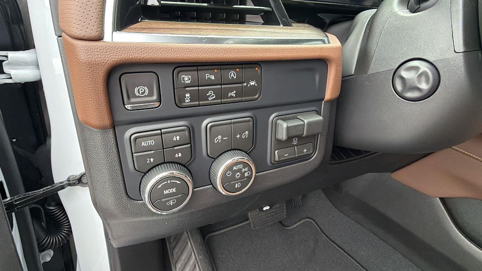 New 2026 Chevrolet Suburban High Country AWD/4WD image 21