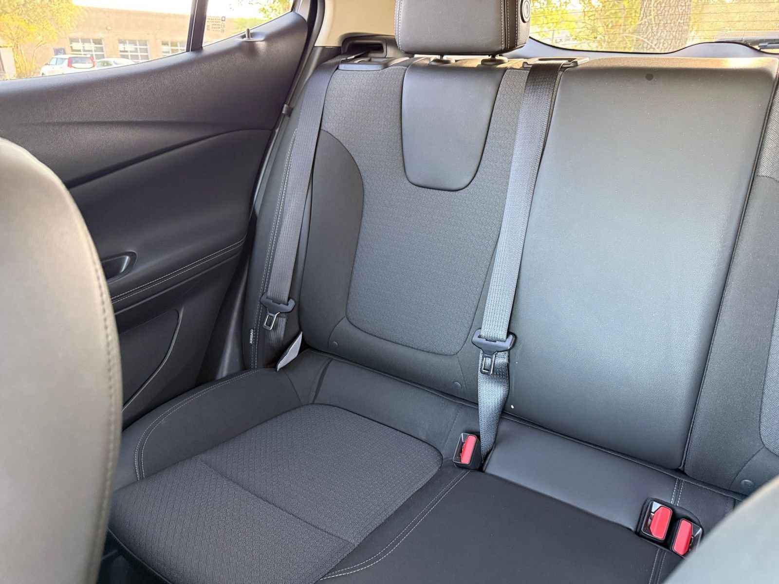 Used 2025 Buick Encore GX Preferred image 39