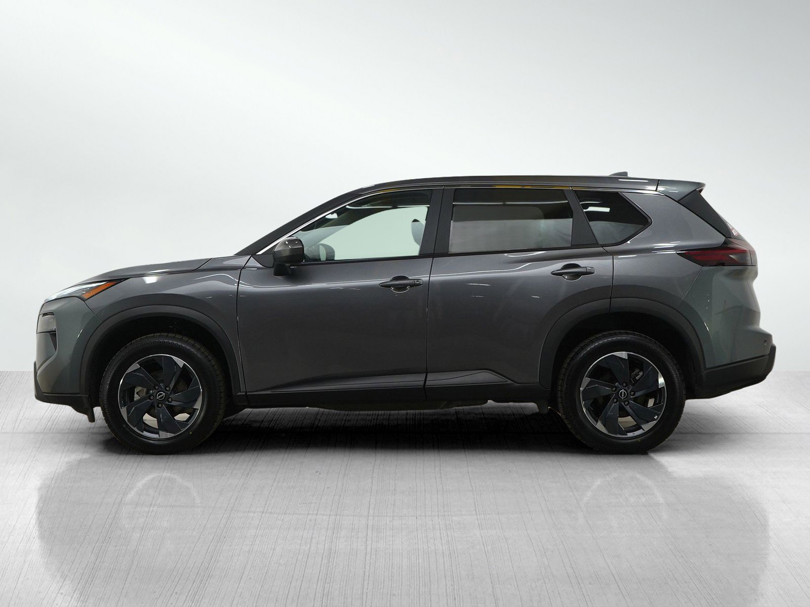 Used 2025 Nissan Rogue SV image 2