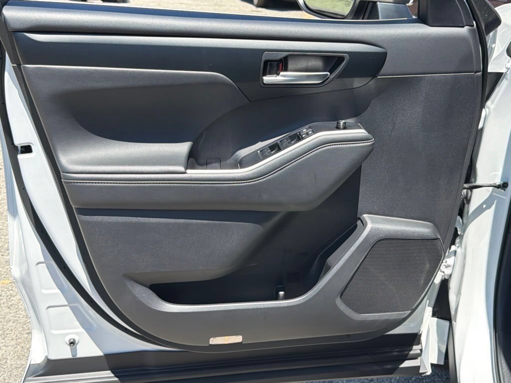 Certified 2025 Toyota Highlander XLE AWD/4WD image 20