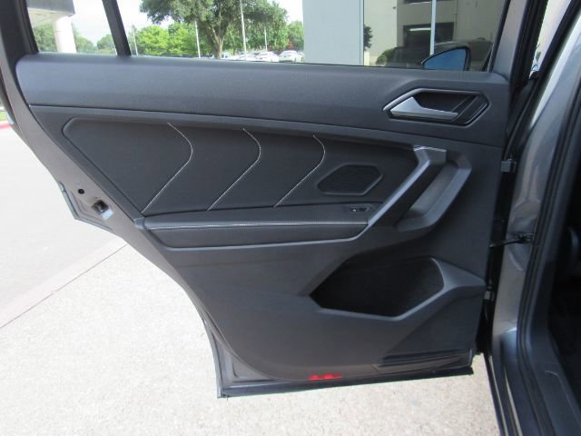 Used 2022 Volkswagen Tiguan SE R-Line FWD image 16