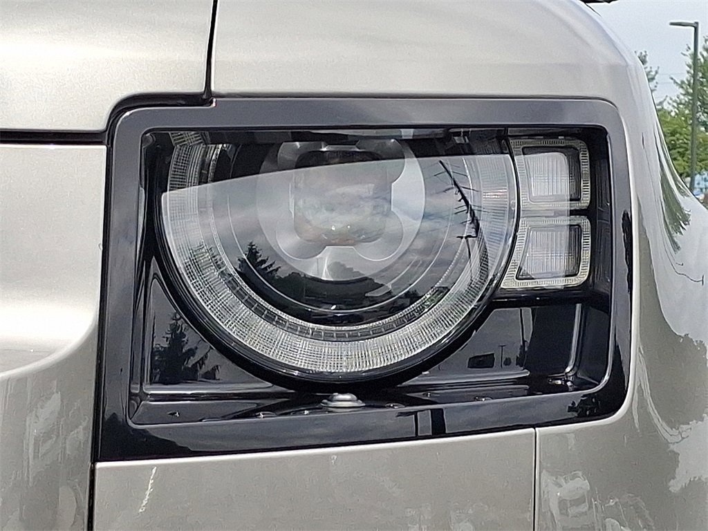 New 2025 Land Rover Defender 110 S image 6