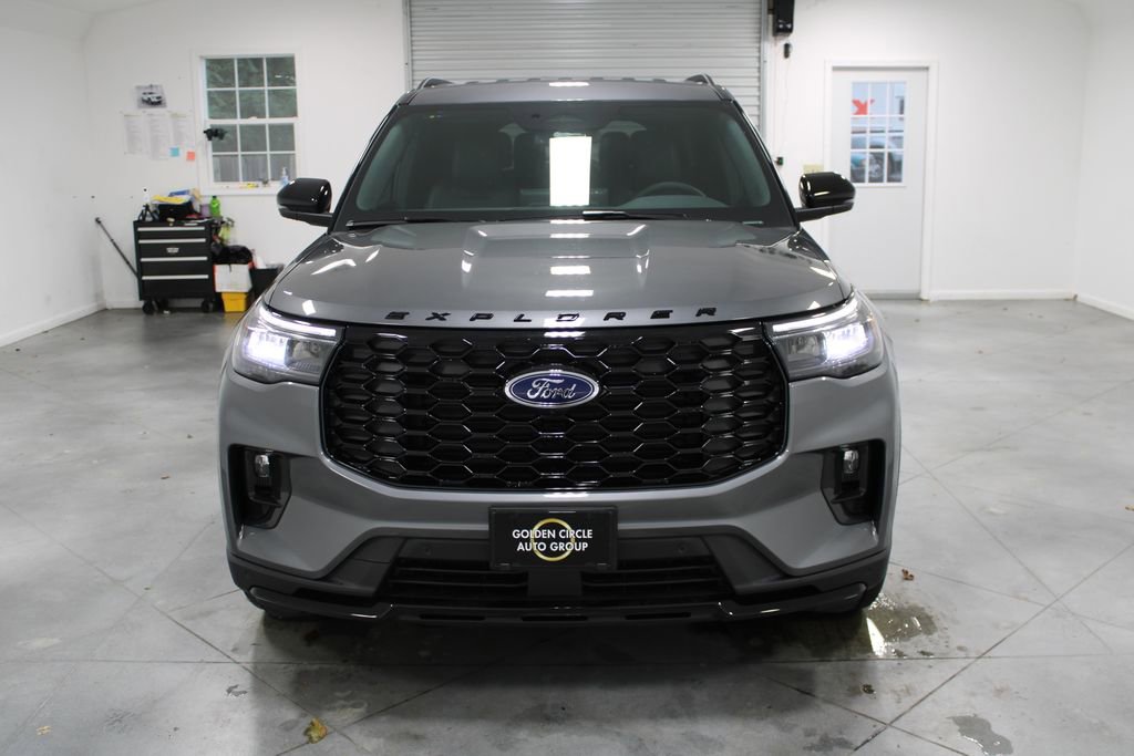 New 2026 Ford Explorer ST-Line w/ ST-Line Street Pack image 2