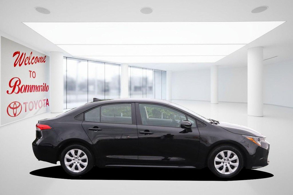 Certified 2025 Toyota Corolla LE FWD image 5