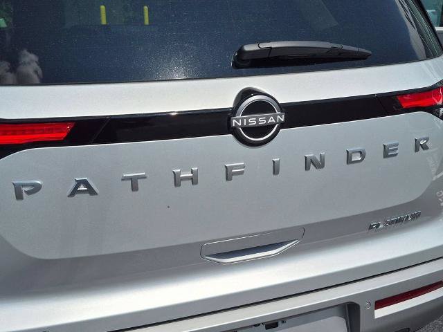 Certified 2025 Nissan Pathfinder Platinum FWD image 10