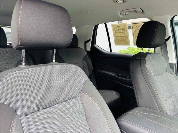 Used 2021 Chevrolet Traverse LT image 10