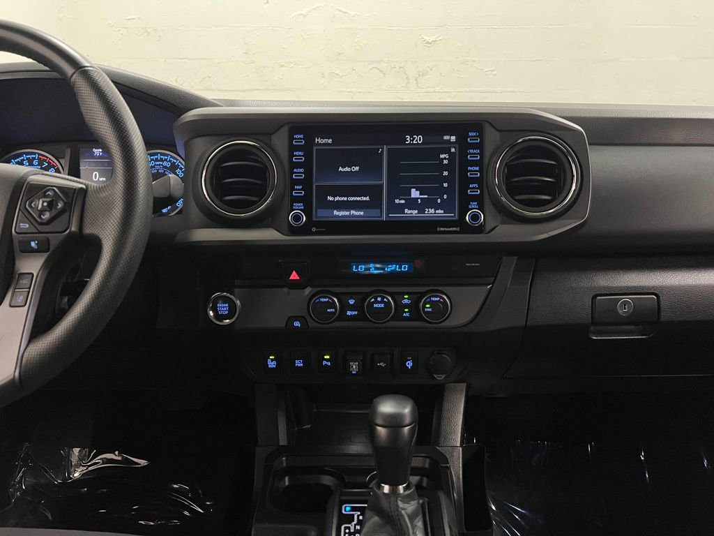 Used 2022 Toyota Tacoma TRD Sport w/ Technology Package image 19