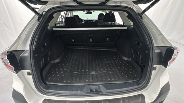 Used 2022 Subaru Outback Premium image 15