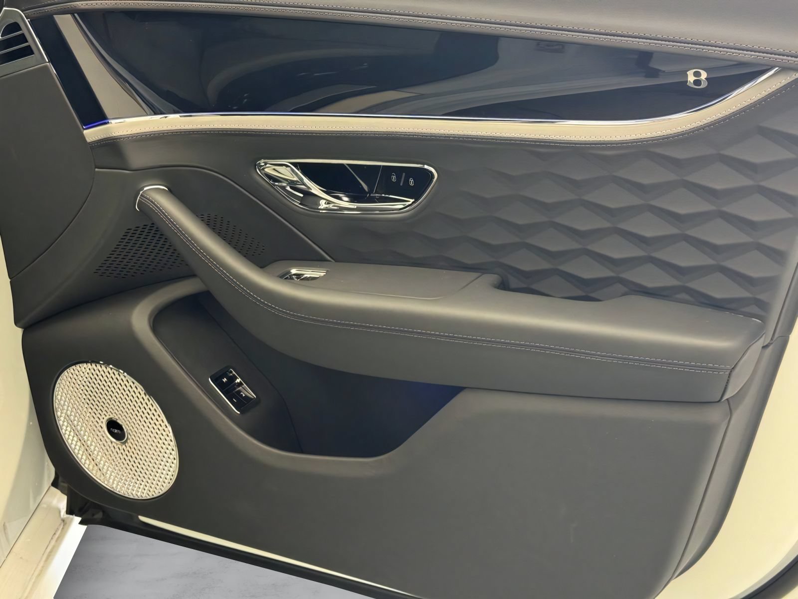 New 2026 Bentley Flying Spur Plug-In Hybrid AWD/4WD image 56