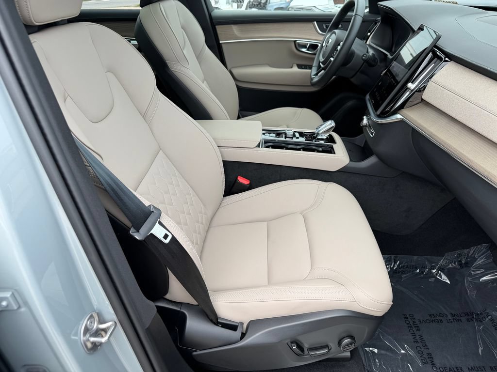 New 2026 Volvo XC90 B6 Plus w/ Protection Package Premier AWD/4WD image 9
