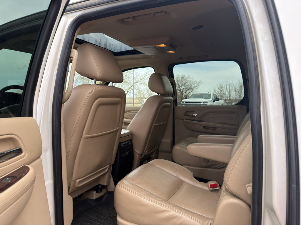 Used 2011 Cadillac Escalade ESV Premium AWD/4WD image 10