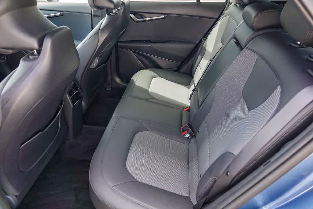 Certified 2023 Kia Niro EX Touring FWD image 17