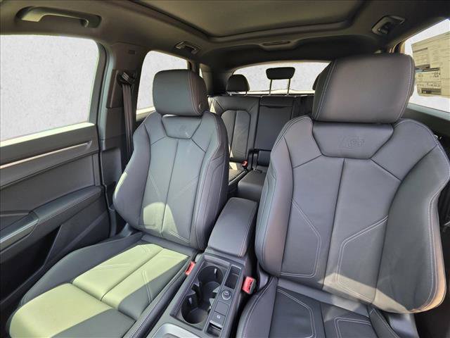 Used 2025 Audi Q3 2.0T Premium w/ Convenience Package AWD/4WD image 15