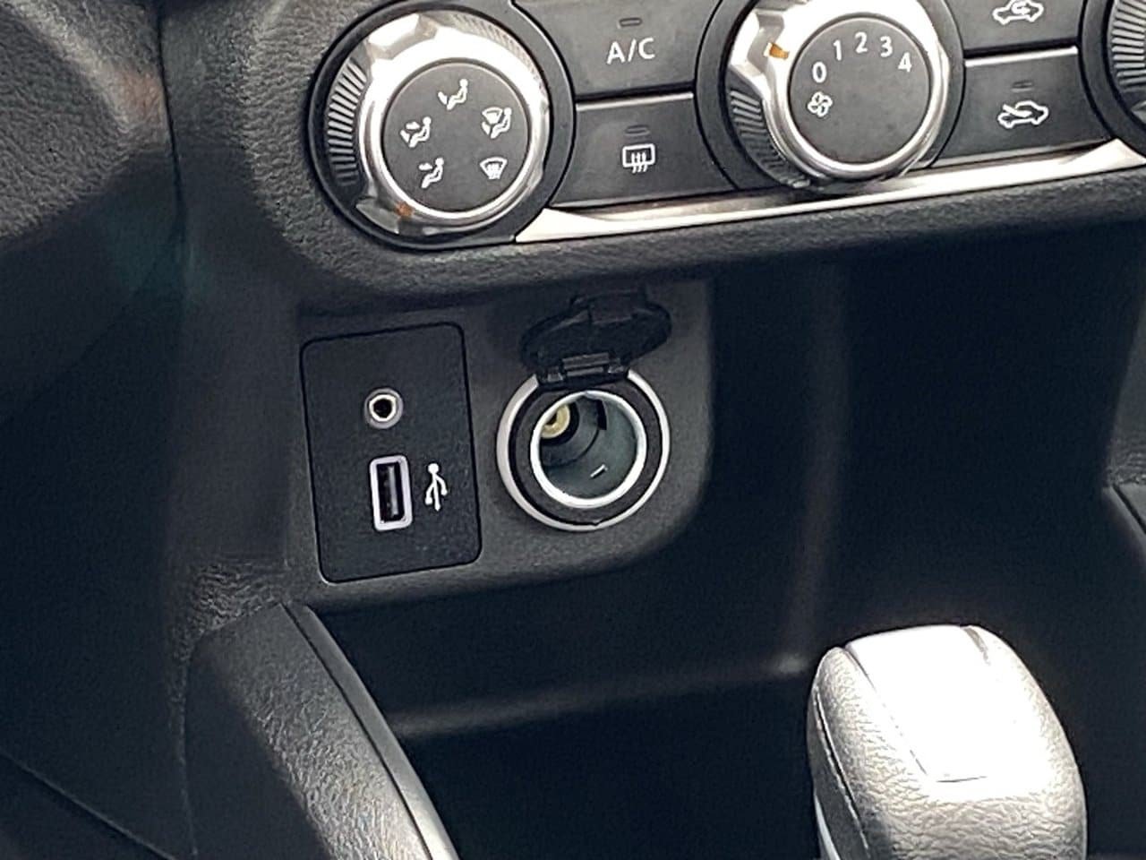 Certified 2025 Nissan Kicks Play S FWD image 21