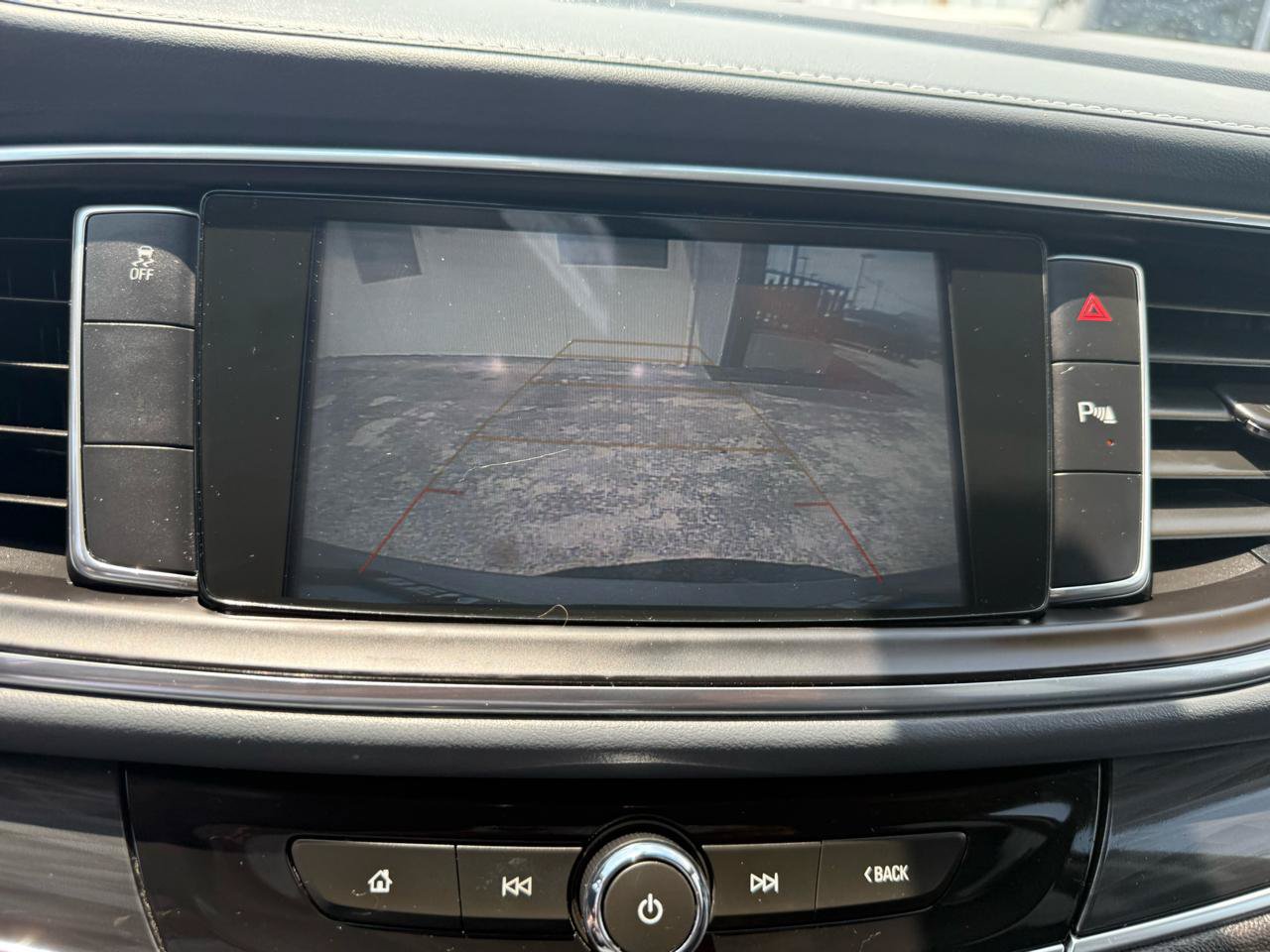 Used 2019 Buick Enclave Essence w/ LPO, Sport Appearance Package FWD image 23