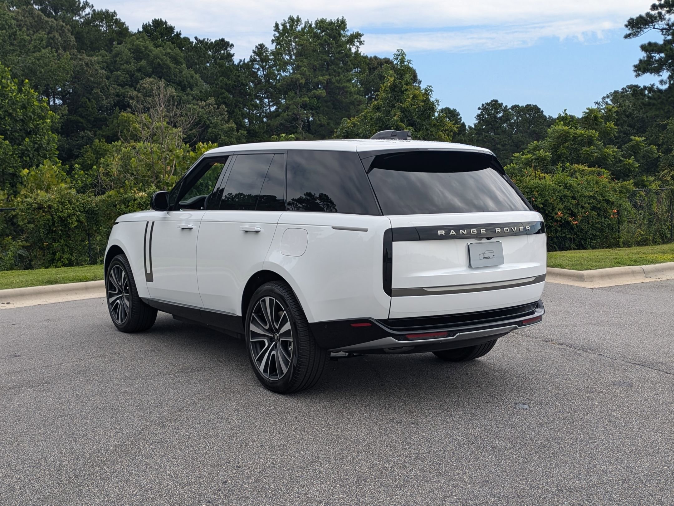 New 2025 Land Rover Range Rover SE image 7