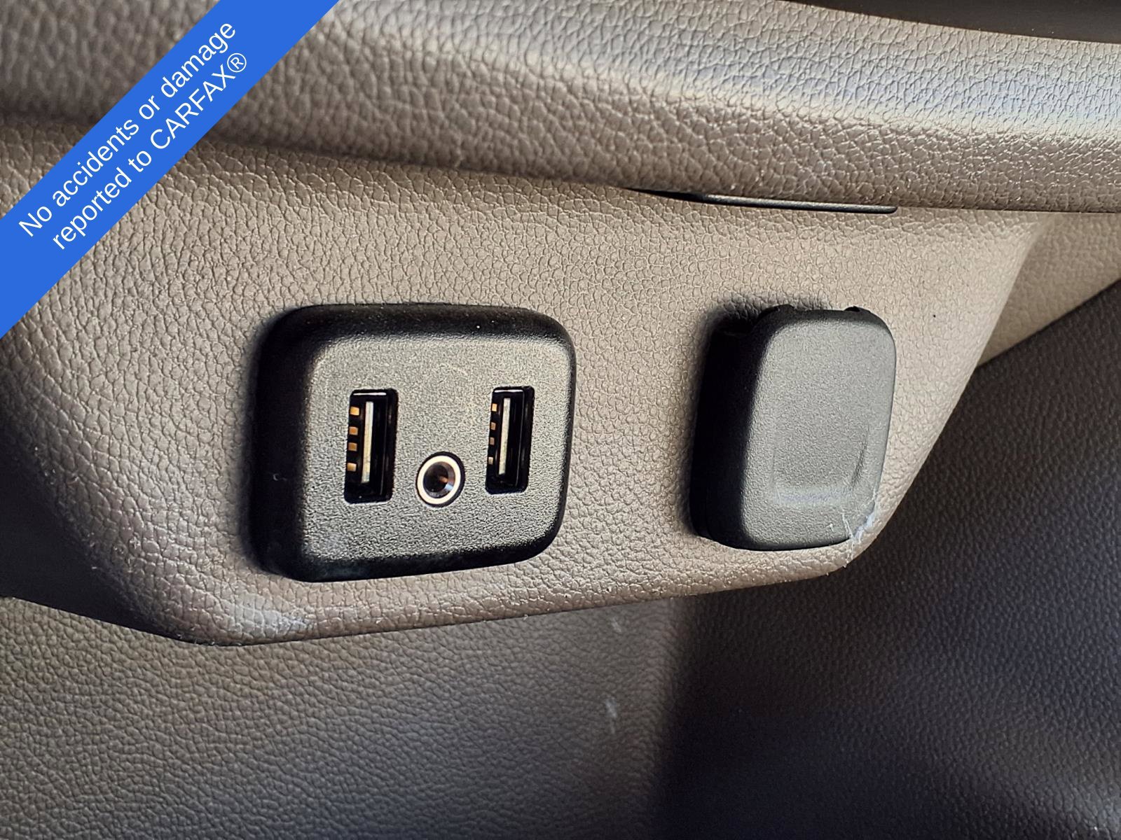Used 2019 Chevrolet Traverse LT AWD/4WD image 27