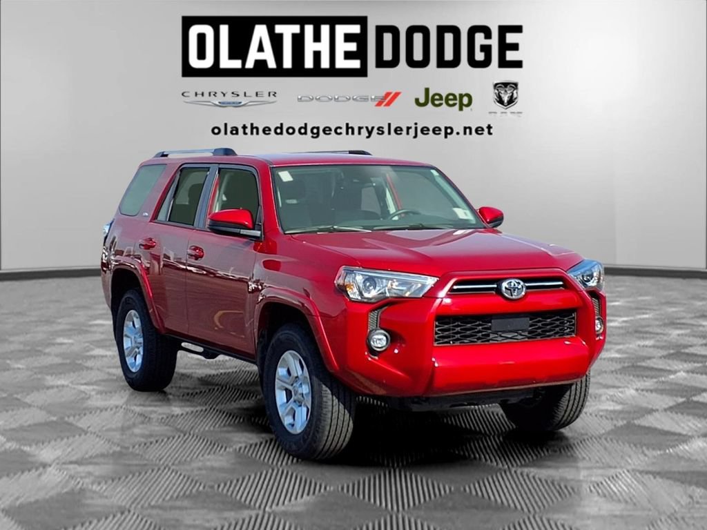 Used 2024 Toyota 4Runner SR5 AWD/4WD image 32