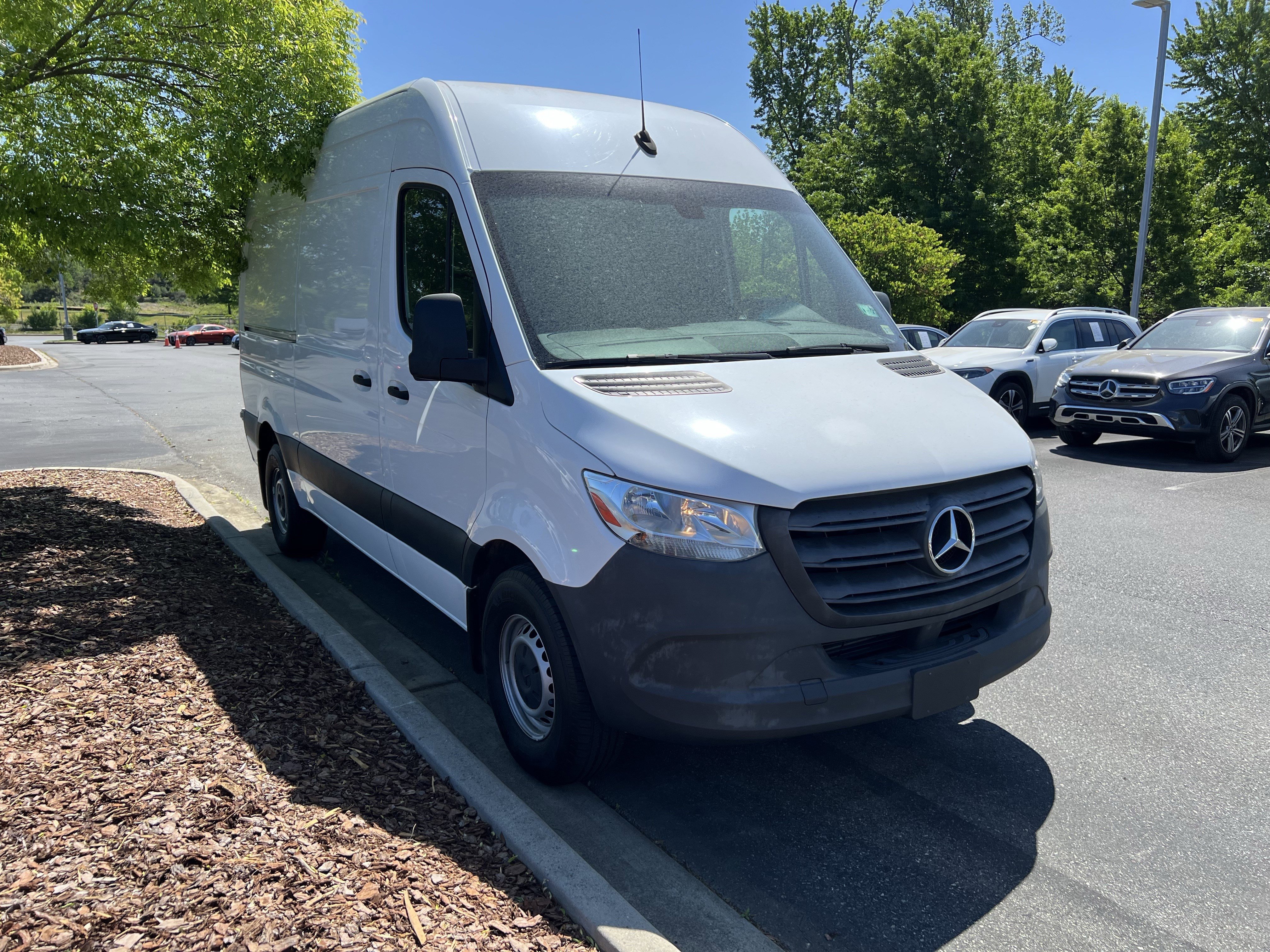 Used 2022 Mercedes-Benz Sprinter 2500 image 3