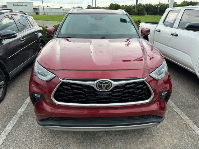 Used 2020 Toyota Highlander Platinum AWD/4WD image 2