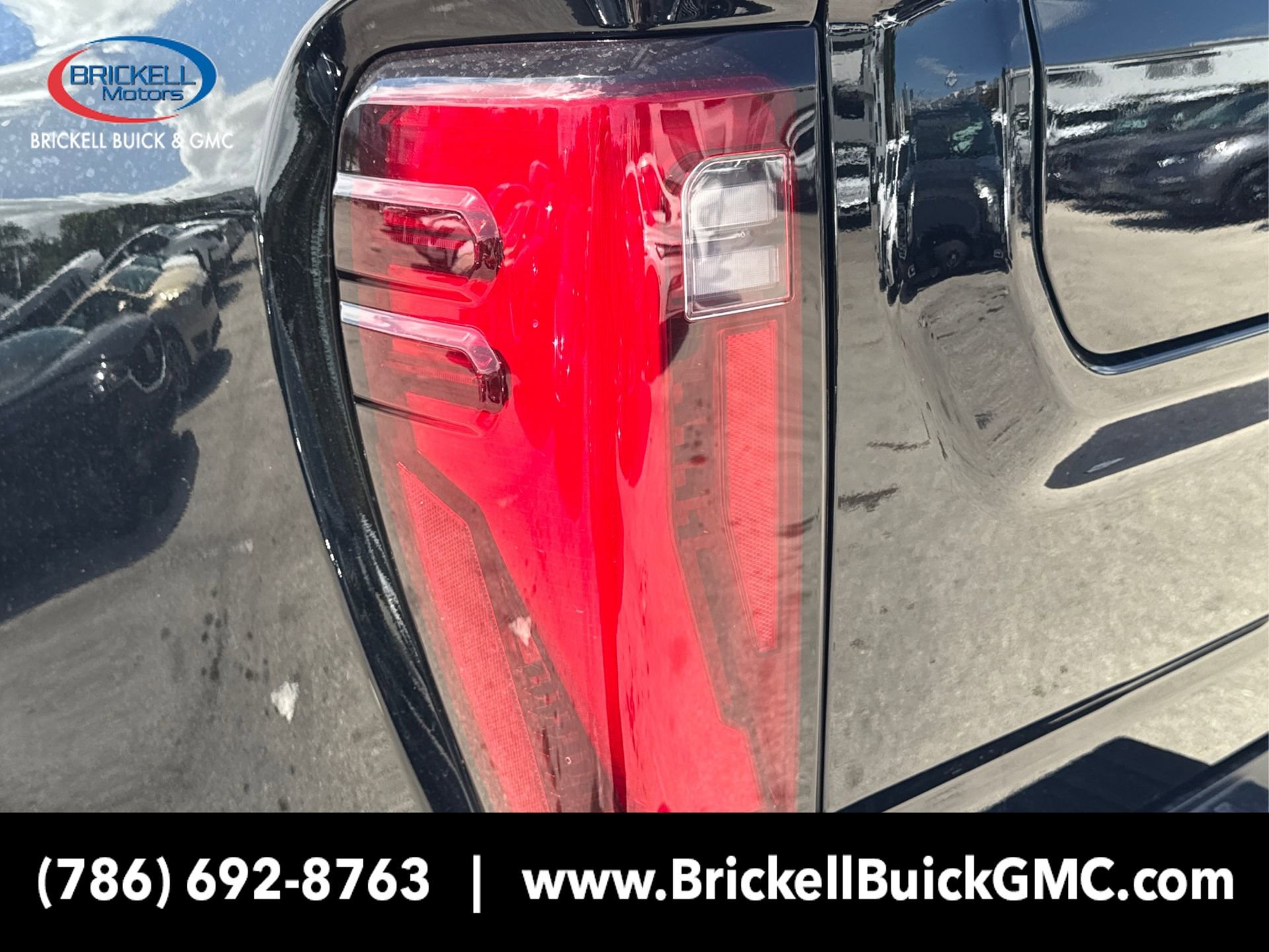 New 2025 GMC Sierra 3500 SLT w/ SLT Convenience Package image 15