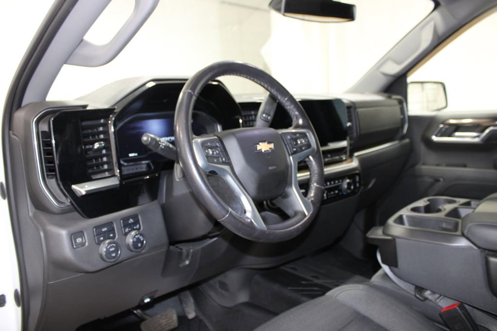 Used 2022 Chevrolet Silverado 1500 LT w/ Protection Package AWD/4WD image 26