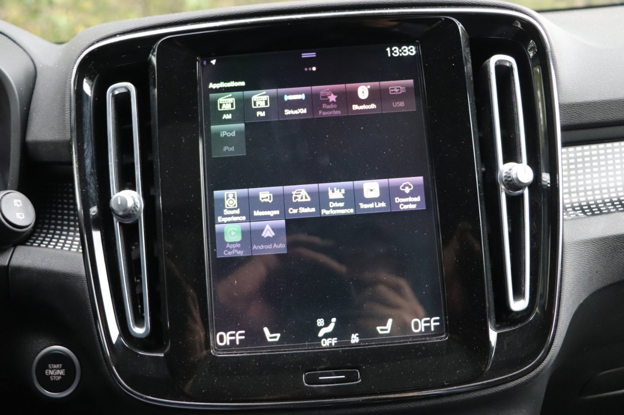 Used 2021 Volvo XC40 T5 R-Design w/ Advanced Package image 24