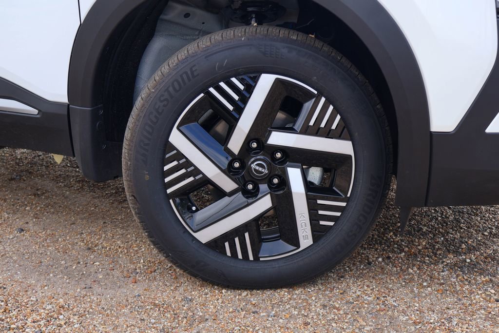 New 2026 Nissan Kicks SV image 17