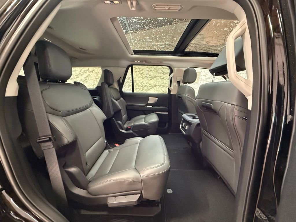 New 2026 Ford Expedition Active RWD image 14