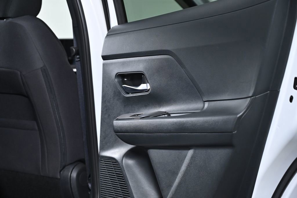 Used 2025 Nissan Kicks SV w/ SV Premium Package image 28