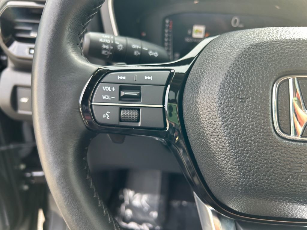 Used 2023 Honda Pilot Elite image 16