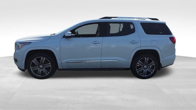 Certified 2017 GMC Acadia Denali w/ Technology Package FWD image 4
