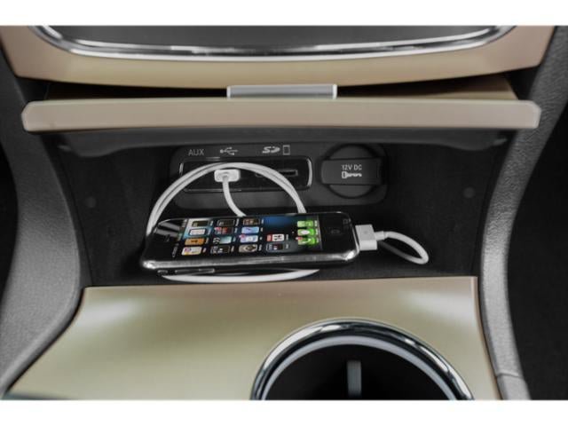Used 2015 Jeep Grand Cherokee Limited w/ Luxury Group II AWD/4WD image 16