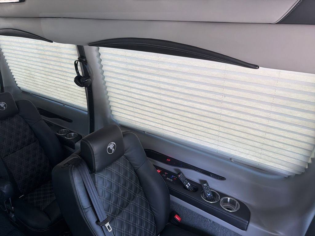 Used 2024 Mercedes-Benz Sprinter 3500 image 35