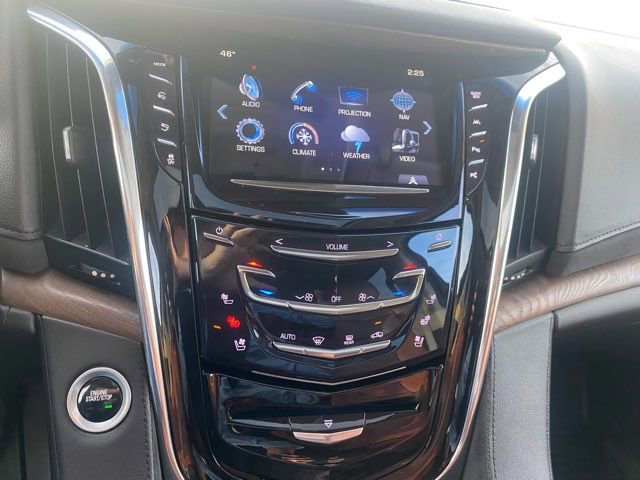 Used 2018 Cadillac Escalade Premium Luxury image 13