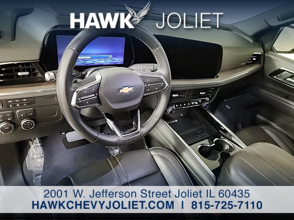 Used 2025 Chevrolet Suburban High Country AWD/4WD image 10