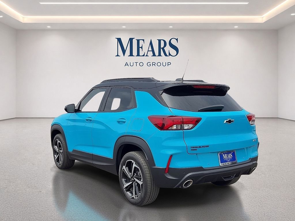 Used 2021 Chevrolet TrailBlazer RS w/ Sun and Liftgate Package AWD/4WD image 3
