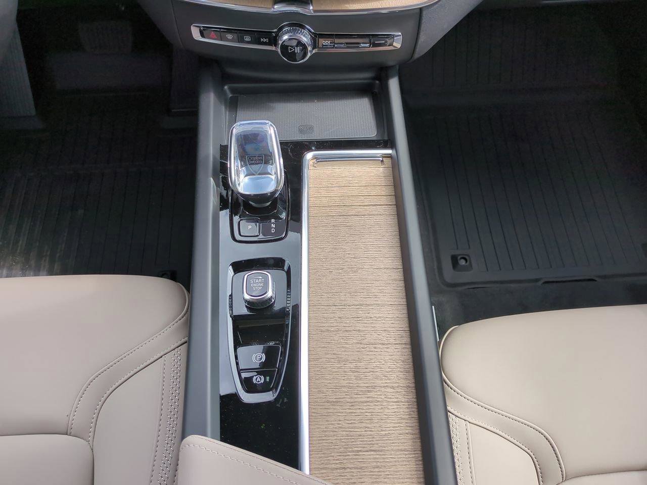 New 2026 Volvo XC60 B5 Core w/ Climate Package image 17